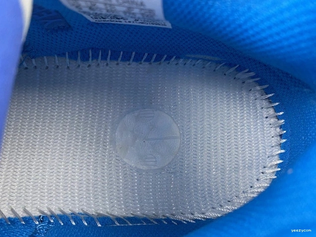 ADIDAS BLUE HI-RES YEEZY BOOST HP6674 700 0731